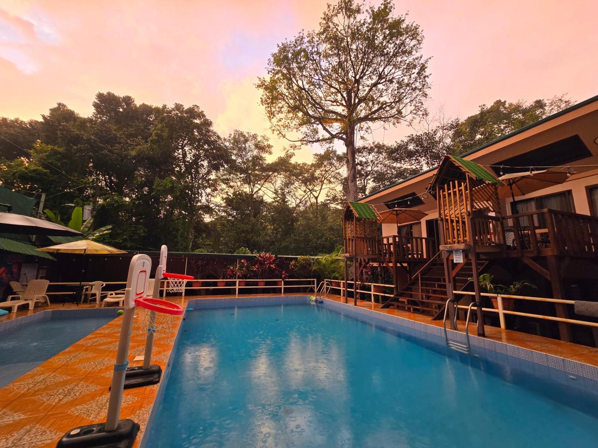 Cool Waters Jungle Villas Uvita Exteriör bild